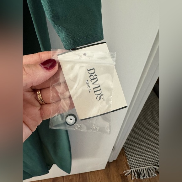 David’s Bridal Hunter Green Crepe Dress - Picture 6 of 6